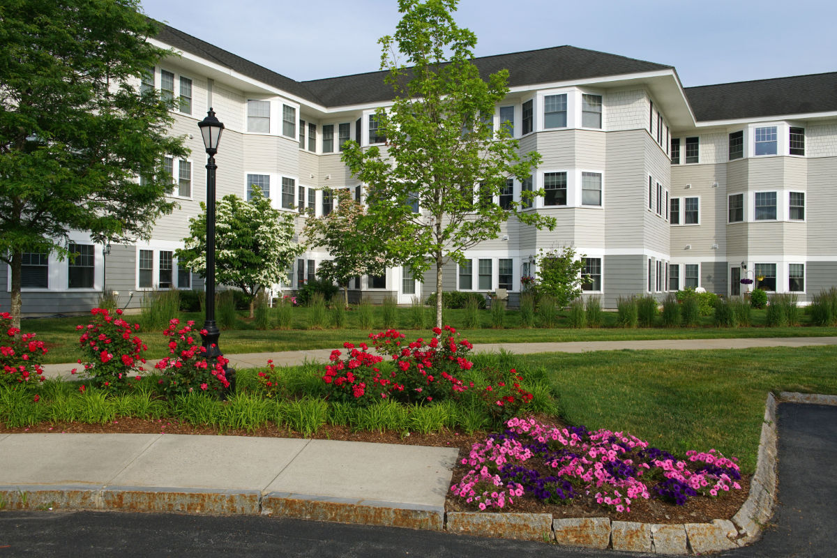 bg-apartment-with-flowers